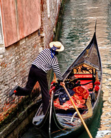 IMG_2096_Gondolier In venice