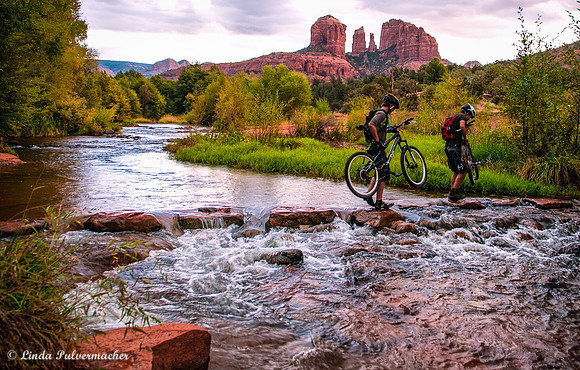 _DSC3662-Mountain Bikers Cathedral Crossing Sedona