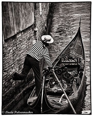 IMG_2096_Gondola Black And White