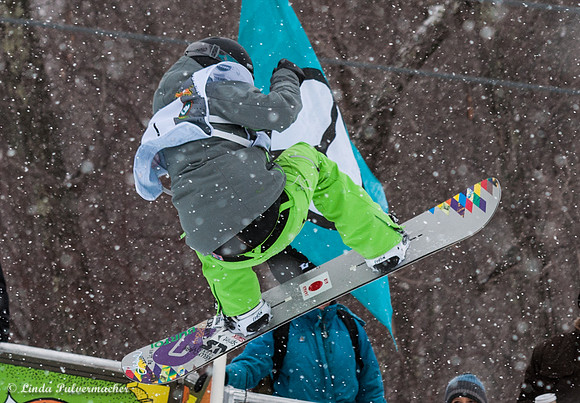 DSC_0262Kelly Clarks Snow Board Up Close