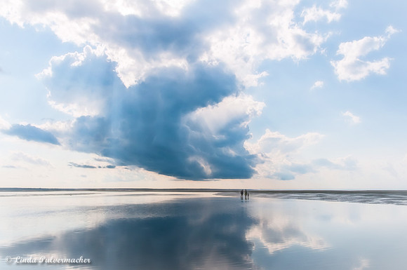 _DSC0769-family Under Clouds