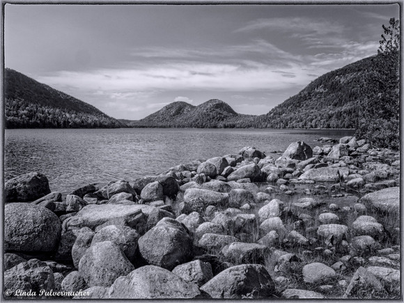 P6060712-Jordan Pond Black and White