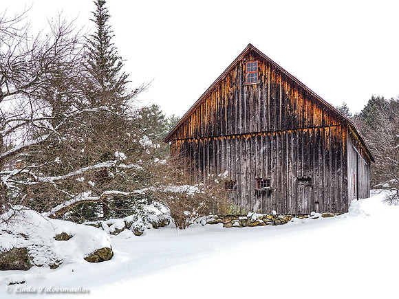 P1220066-The Barn In Londonderry snow storm