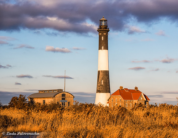PC190114-Winter sky Light house